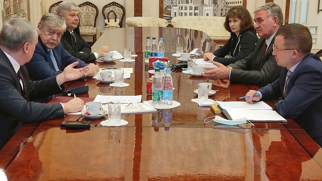 Зампред Правительства Алтайского края встретился с послом России в Республике Беларусь Фото №3