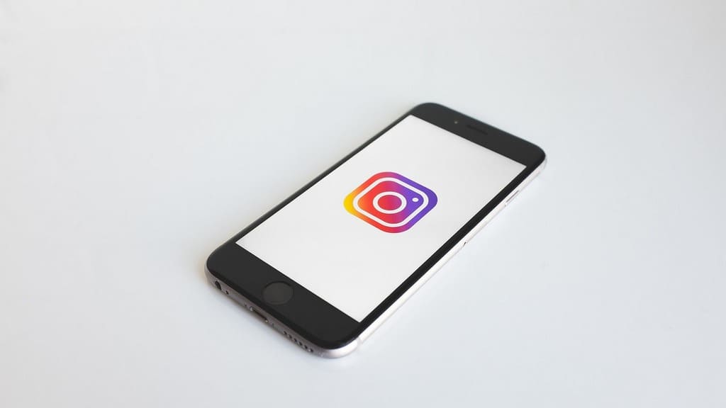 В Instagram совместят хронологическую и алгоритмическую ленты Фото №1