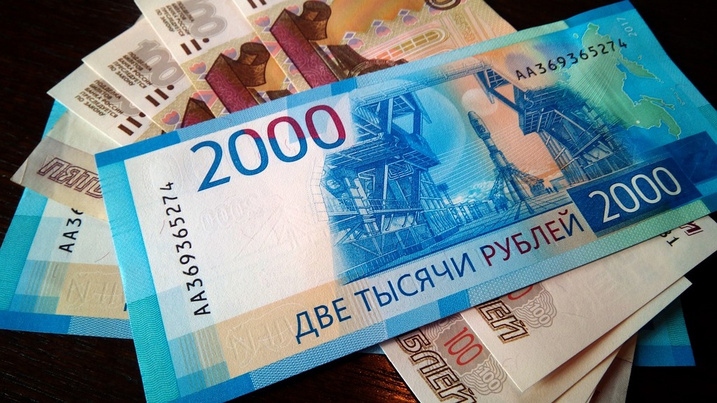 Правительство России выделило 12 миллиардов рублей на повышение зарплат бюджетникам Фото №1