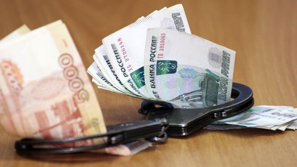 Сотрудники администрации барнаульского села получили сроки Фото №1