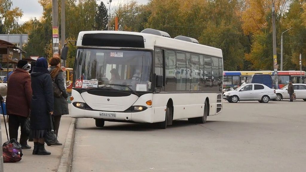 Власти Барнаула встретились с перевозчиками самых проблемных маршрутов Фото №1