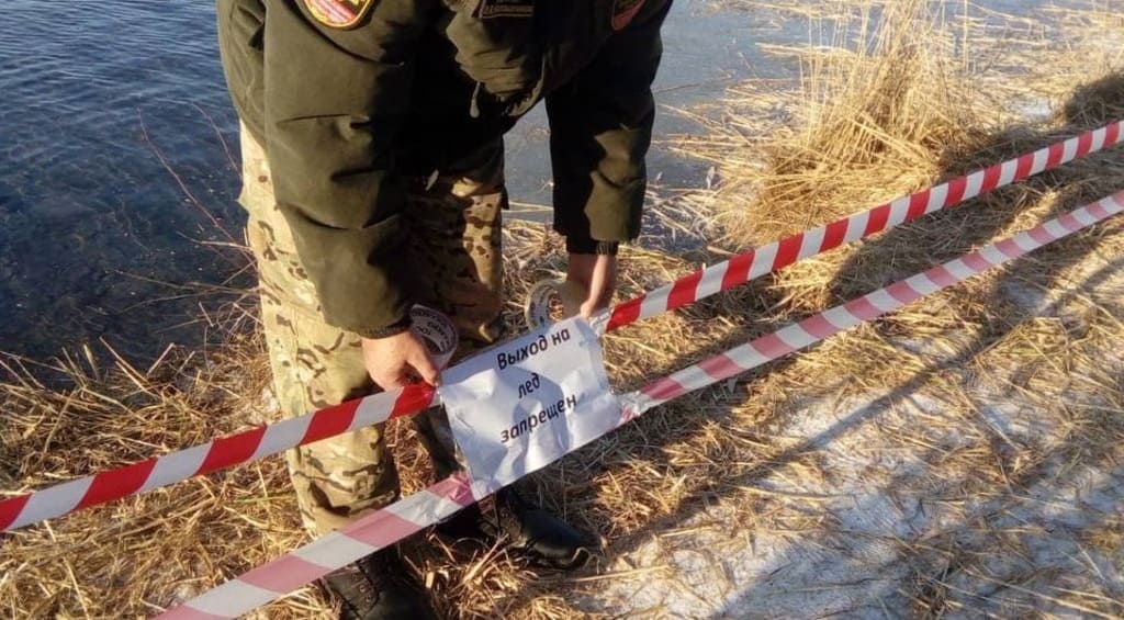 В Лебедином заказнике усилили режим охраны объекта после того, как несколько человек провалились в воду Фото №1