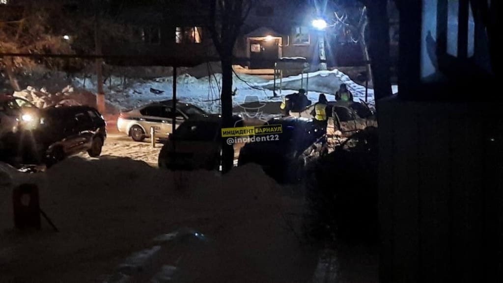 Соцсети: ночью в Барнауле полицейские устроили погоню за пьяным водителем Фото №1