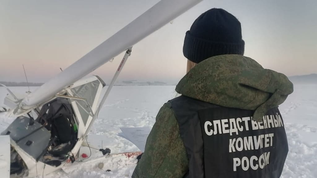 Следком опубликовал видео с места крушения самолета Аэропракт А - 22 Фото №1