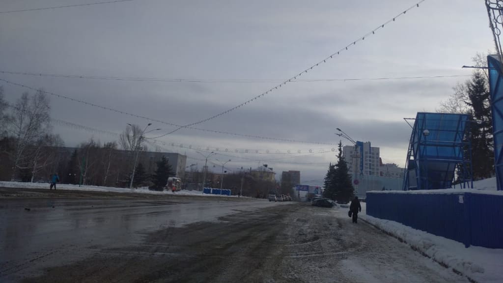 По площади Сахарова в Барнауле открыли движение транспорта раньше срока Фото №1