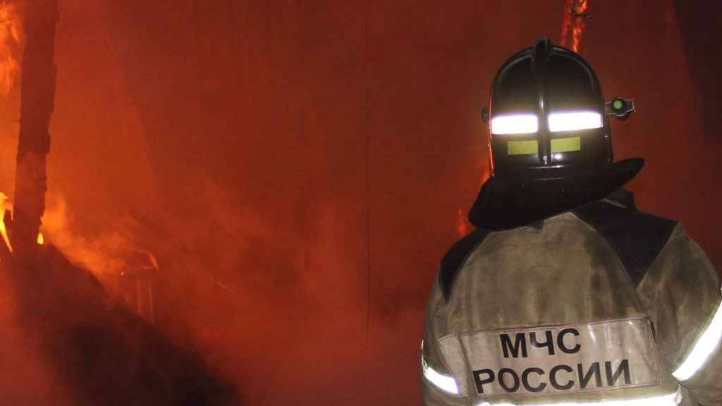 В Барнауле из горящего дома спасли ребенка Фото №1
