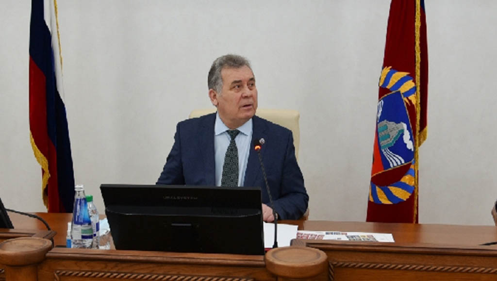 Председатель АКЗС рассказал о краевых и федеральных законотворческих инициативах депутатов краевого парламента Фото №1
