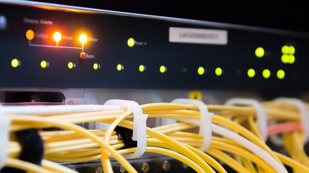 Все школы Алтайского края получат доступ к Wi-Fi и видеонаблюдению Фото №1
