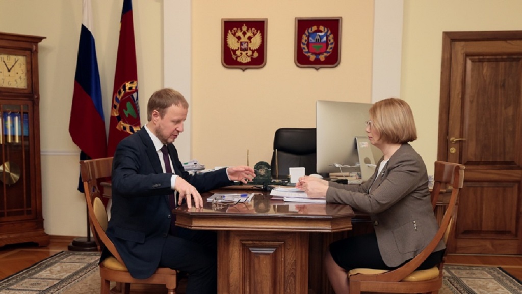 Обсудили ситуацию с защитой прав детей: Виктор Томенко встретился с Уполномоченным по правам ребенка Фото №1