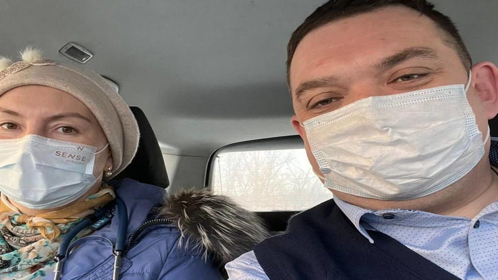 Автоволонтерство: Депутаты "Единой России" вышли на маршрут вместе с врачами городских поликлиник Фото №1
