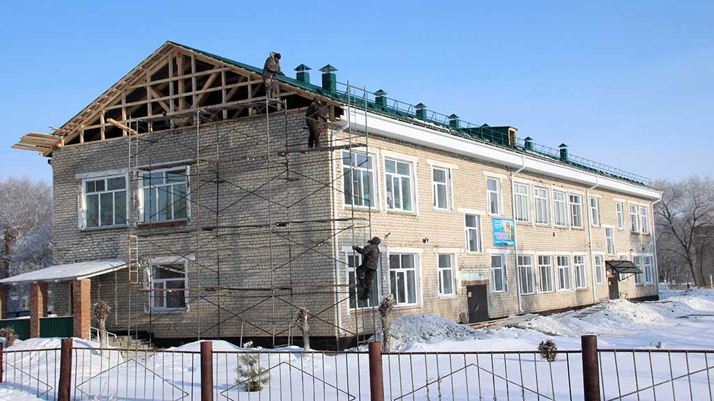 В Каменском районе ремонтируют сельскую школу и детский сад Фото №1