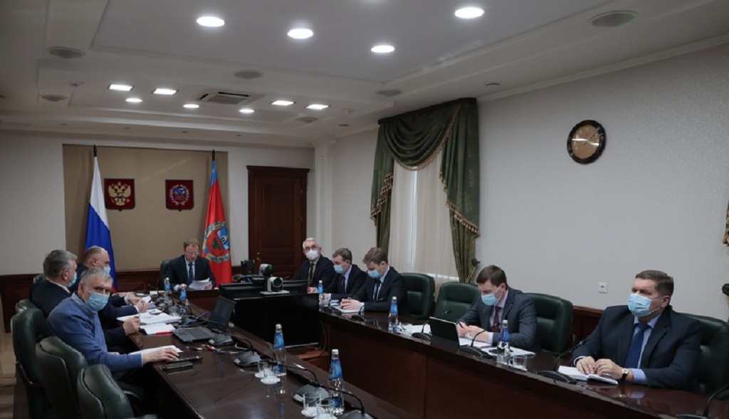 Поправки к закону о бюджете Алтайского края предусматривают увеличение зарплаты бюджетников Фото №1