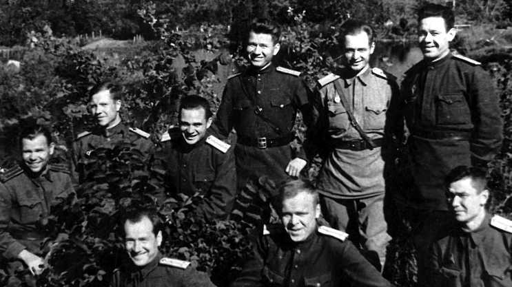 Какую память оставили о себе два друга Фото №1