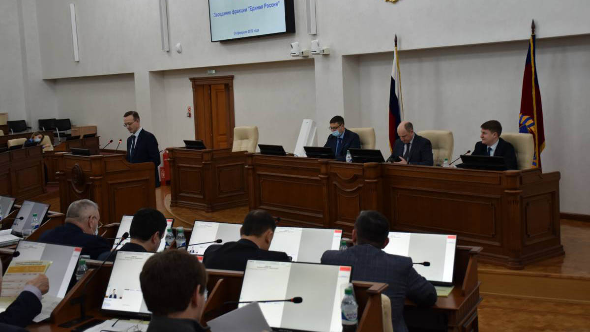 Алтайские депутаты обратятся в Правительство РФ с просьбой ускорить расселение ветхого и аварийного жилья Фото №1