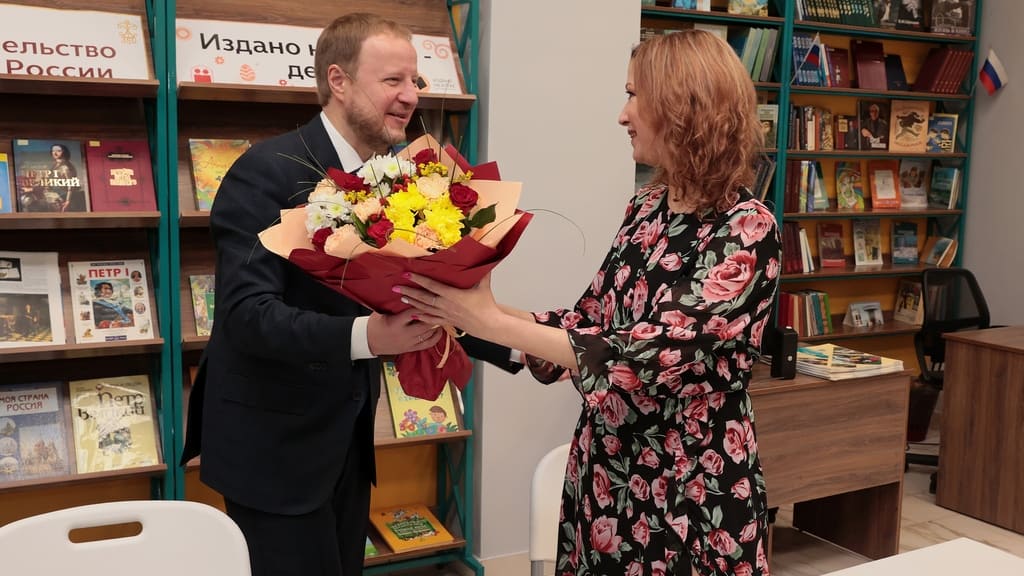В преддверии 8 марта губернатор Алтайского края Виктор Томенко встретился с представителями женских общественных организаций Фото №2