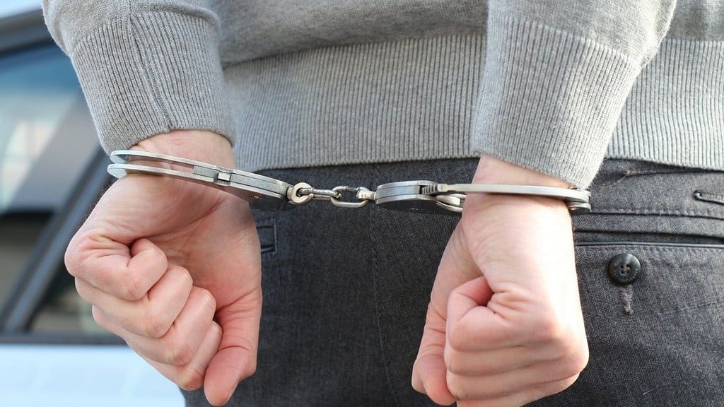 В Рубцовске задержали трех местных жителей за торговлю наркотиками Фото №1