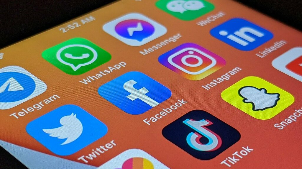 Instagram перестанет работать в России. Как скачать свои данные из аккаунта Фото №1