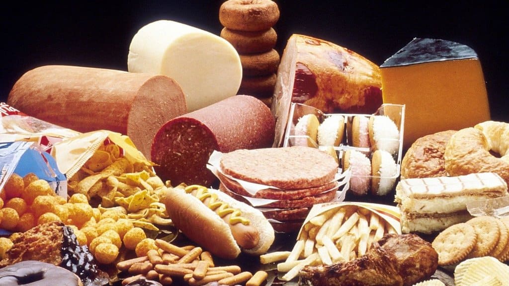 Названы три продукта, которые сокращают продолжительность жизни Фото №1