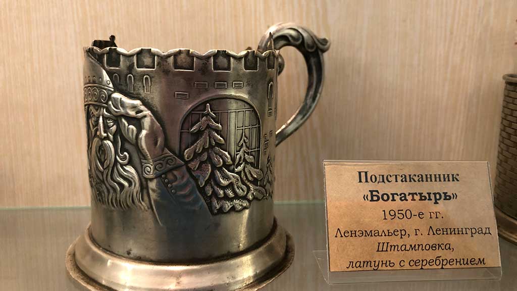 В Бийске открылась выставка подстаканников Фото №2