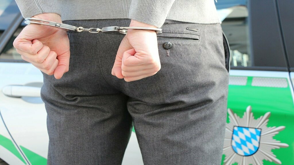 В Барнауле задержали курьера магазина запрещенных веществ Фото №1