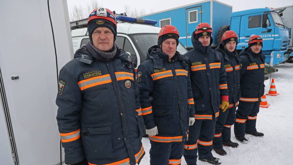 Губернатор Алтайского края Виктор Томенко провел выездное заседание краевой комиссии по чрезвычайным ситуациям Фото №3