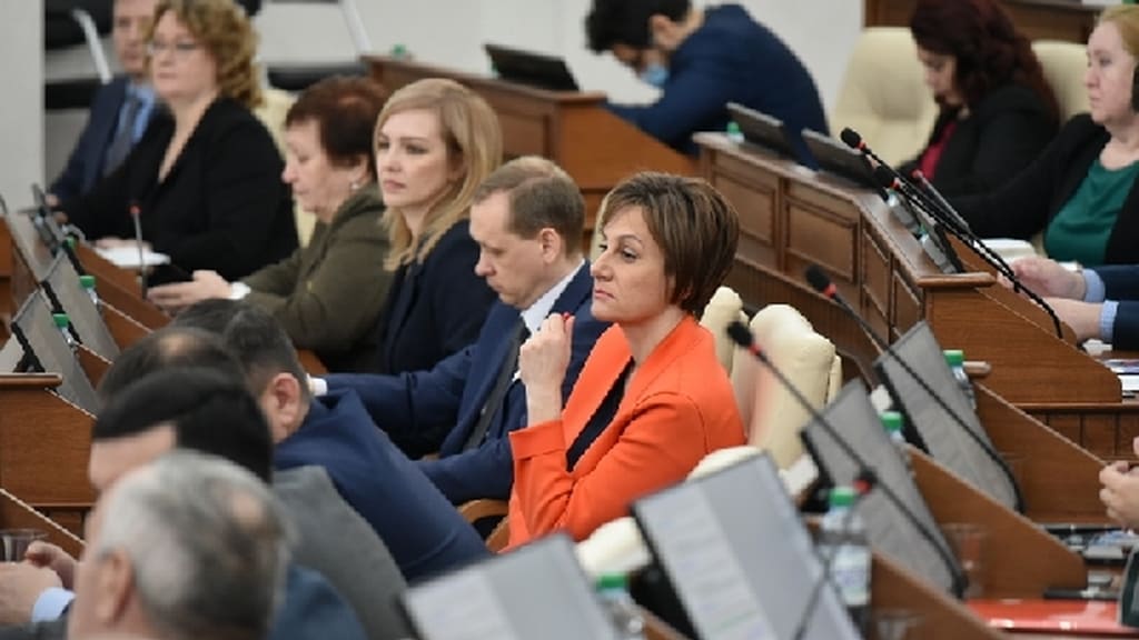 На сессии АКЗС обсудили меры поддержки российской и региональной экономики в условиях санкционного давления Фото №2