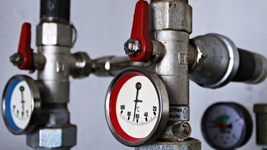Более 120 домов в Барнауле останутся без горячей воды и отопления 7 апреля Фото №1