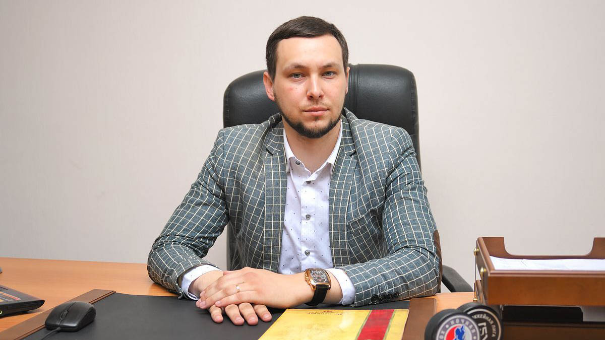 Откровенное интервью с директором ХК «Динамо-Алтай» Русланом Чайкиным Фото №1