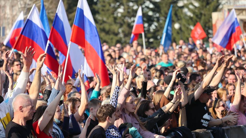 В Барнауле прошел патриотический марафон «ZaРОССИЮ» Фото №3