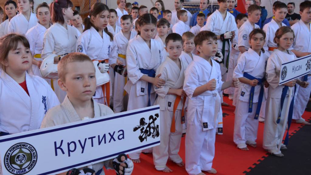 Межрегиональный турнир по карате-кекусинкай на Кубок Коротоякского элеватора провели в Хабарском районе Алтайского края Фото №3