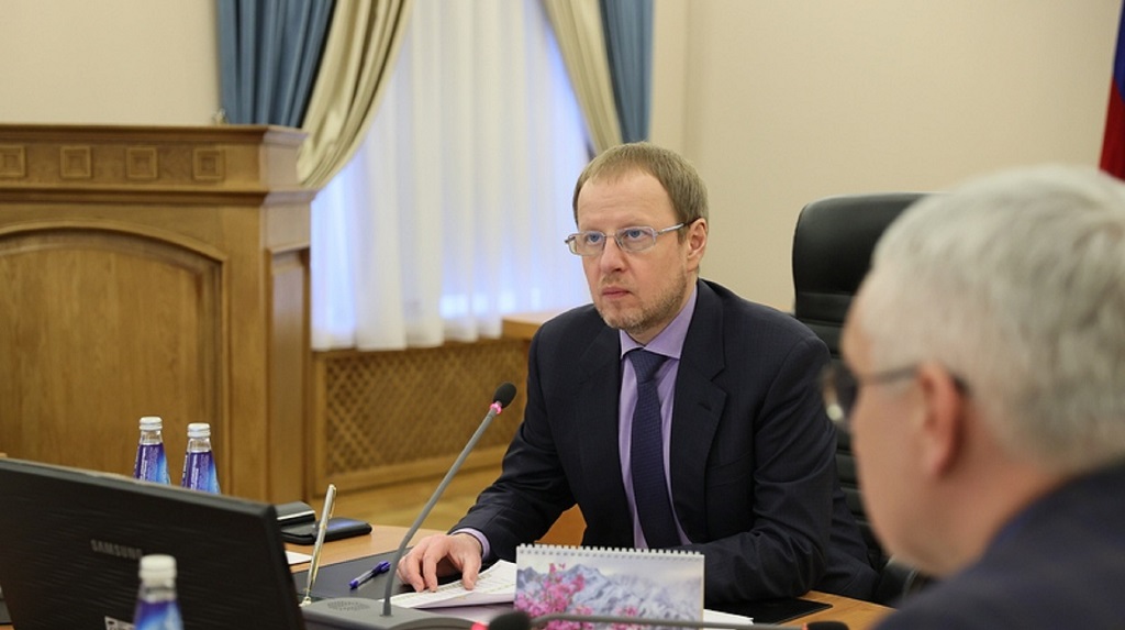 Виктор Томенко поручил оказать необходимую помощь в проведении шествий «Бессмертного полка» в Алтайском крае Фото №1