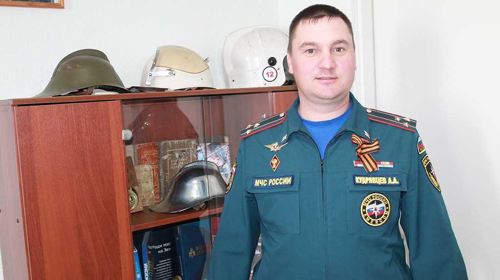 Алтайский пожарный продолжает дело отца и деда Фото №1