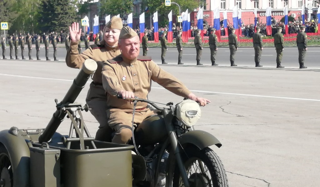 Торжественное построение войск состоялось в Барнауле Фото №6