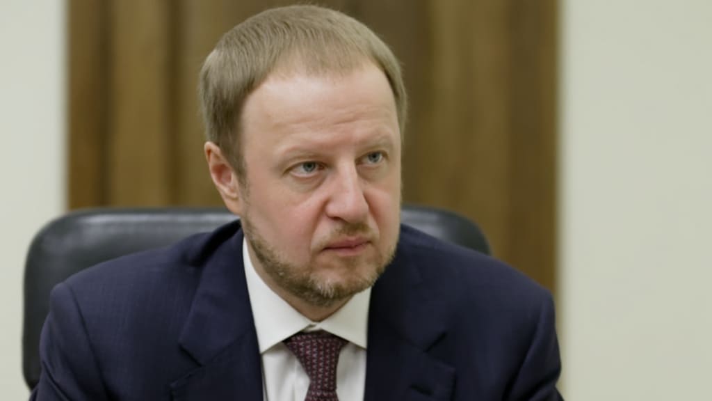 Виктору Томенко представили нового руководителя УФНС по Алтайскому краю Фото №1