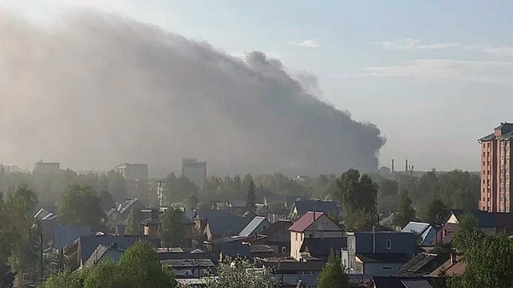 Под Новосибирском произошел крупный пожар на химическом предприятии Фото №2