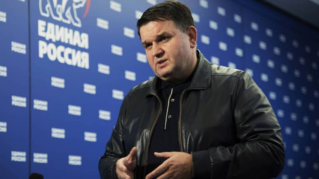 На предварительное голосование «Единой России» подали заявки более 3,7 тысяч кандидатов Фото №1