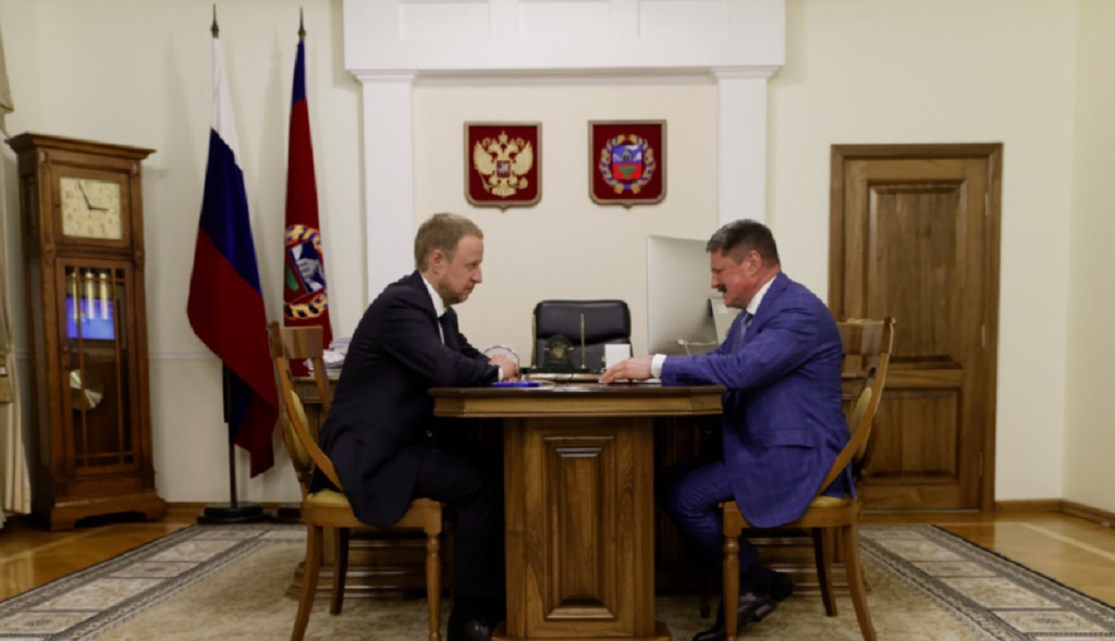 Губернатор Виктор Томенко провел рабочую встречу с Уполномоченным по защите прав предпринимателей в Алтайском крае Фото №1