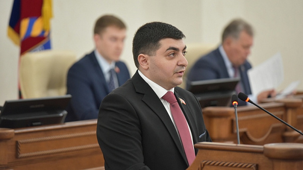 Депутаты Молодежного Парламента Алтайского края предлагают включить категорию «электросамокаты» в ПДД Фото №1