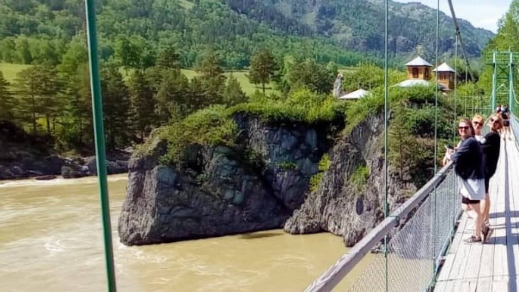 Алтай стал популярным маршрутом для туристов на майских праздниках Фото №1