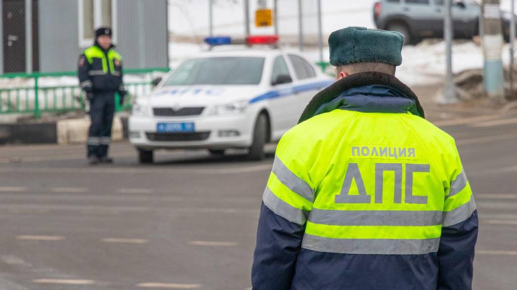 Сотрудники ГИБДД смогут лишать водителей автомобилей Фото №1
