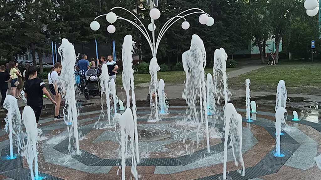 Как в Бийске проходит благоустройство общественных зелёных зон Фото №2
