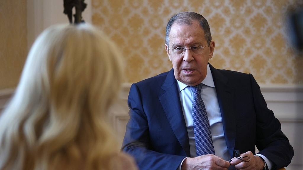 Сергей Лавров заявил, что у Владимира Путина нет признаков недомогания и болезни Фото №1
