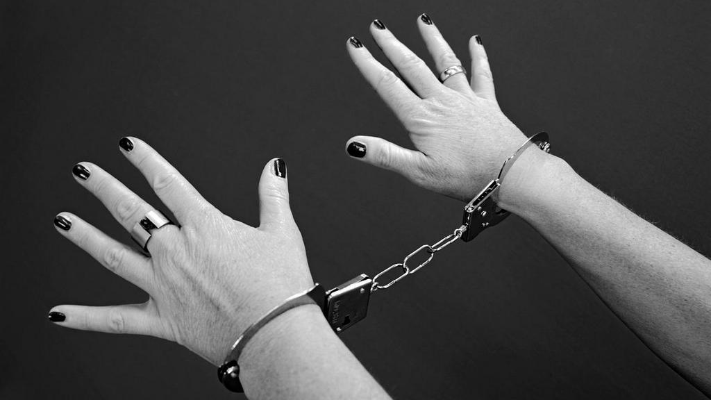 Алтайские оперативники задержали владелицу мошеннического интернет-магазина Фото №1