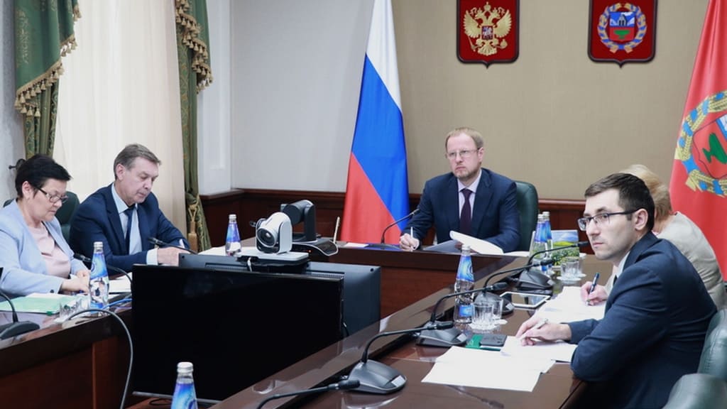 При Барнаульском патронном заводе открыт консультационный кадровый центр «Работа в России» Фото №1