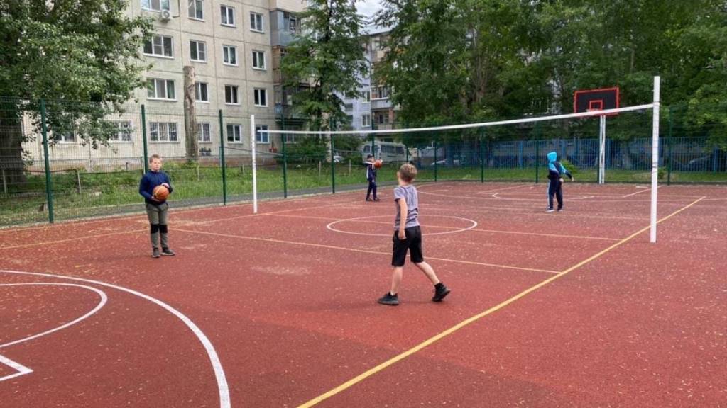 Барнаульские единороссы начали социальный проект «Район спортивный» Фото №1