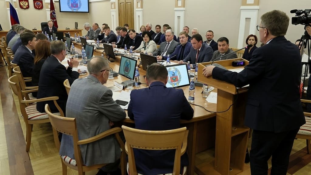 Правительство Алтайского края обсудило вопросы поддержки малого и среднего бизнеса Фото №2