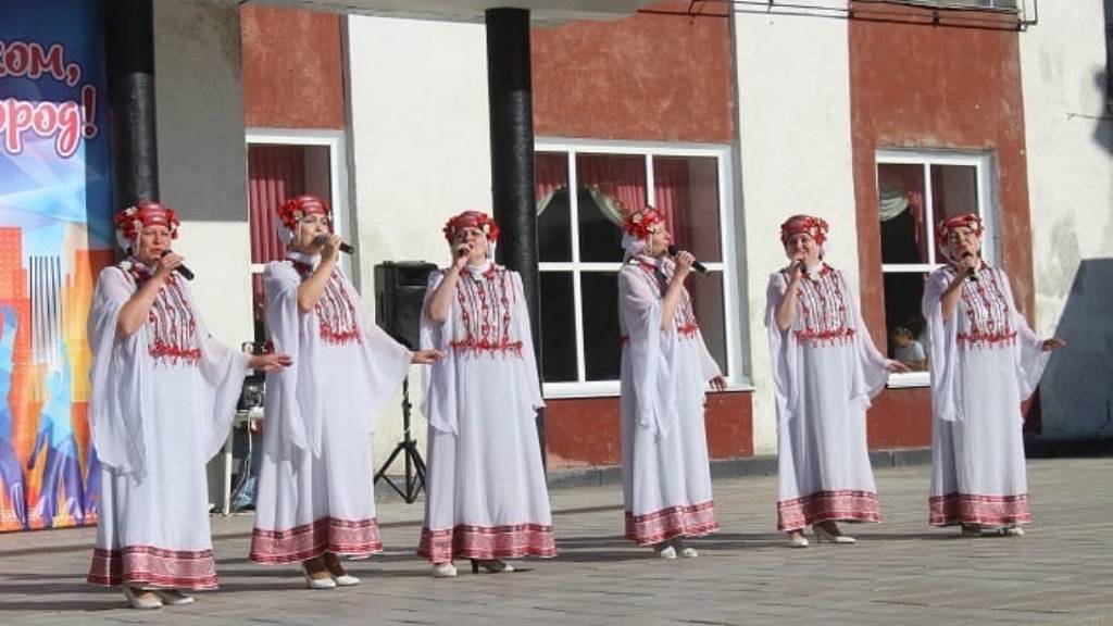 В Рубцовске нарисовали солнечную Россию Фото №2