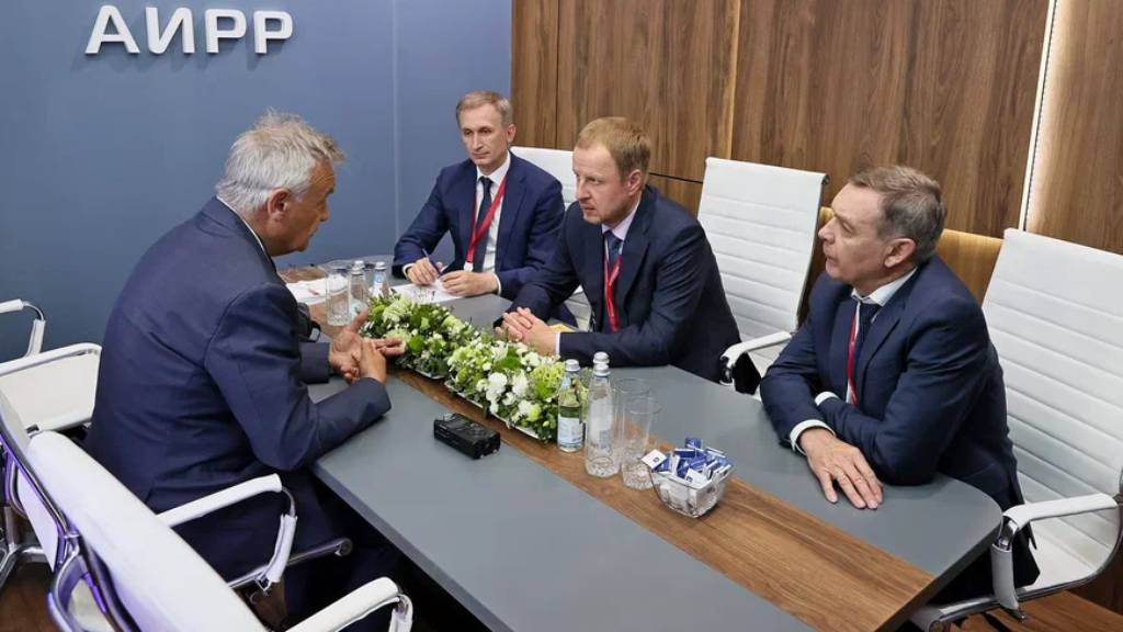Правительство Алтайского края и компания «КОР Менеджмент» заключили соглашение о строительстве гостиничного комплекса под брендом «AZIMUT Hotels» Фото №1