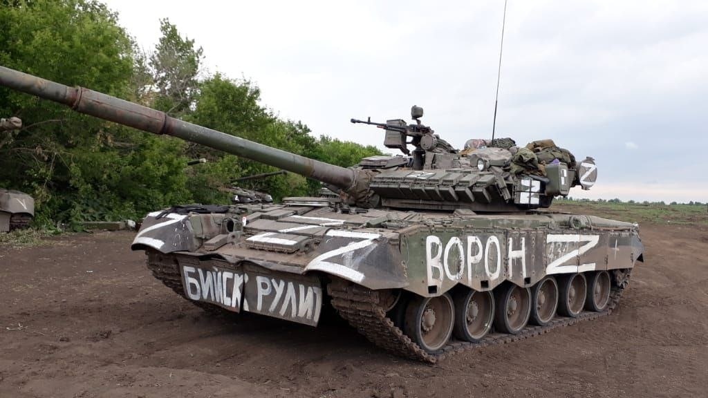 В спецоперации на Украине принимает участие танк с надписью «Бийск рулит» Фото №1