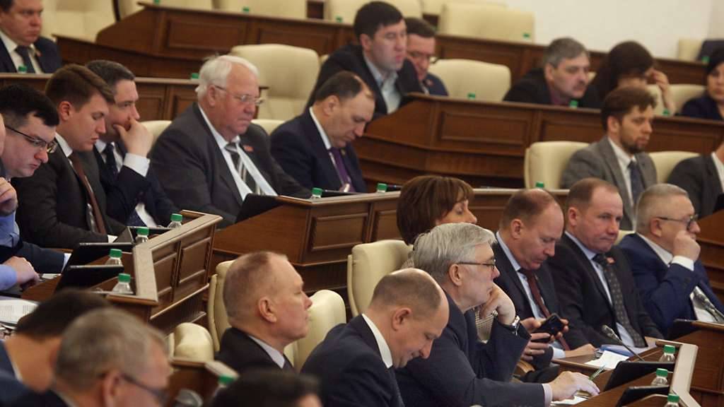 В Алтайское краевое Законодательное Собрание внесен проект закона Алтайского края об уточнении краевого бюджета на 2022 год и плановый период Фото №1